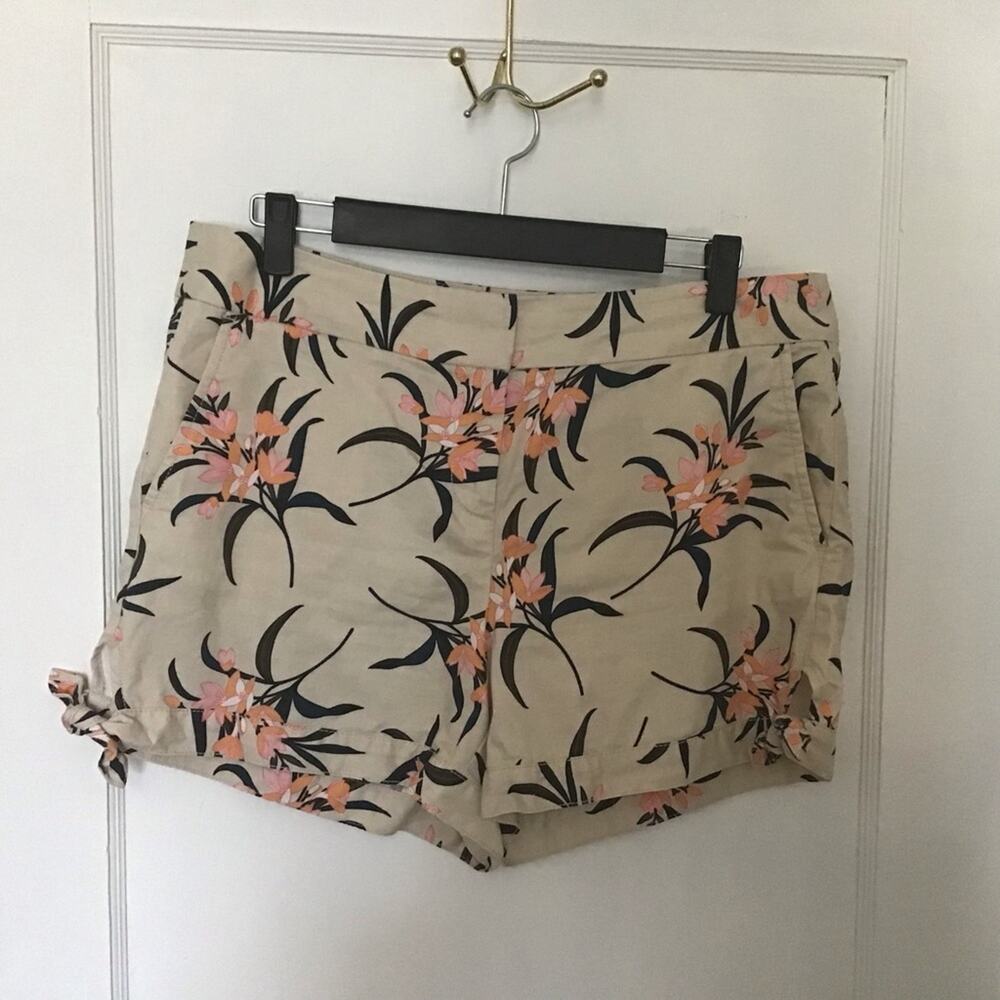 Loft 4" tropical print tie knot shorts 10